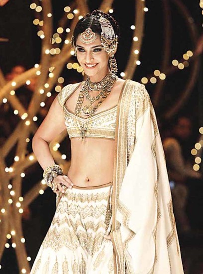Sonam Kapoor becomes new face of Kalyan Jewellers