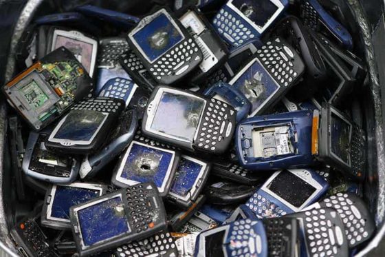 BlackBerry bids goodbye to its Classic smartphone