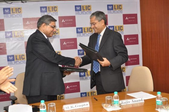 Axis Bank to Offer LIC Products to its Customers