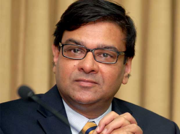 Urjit Patel holds a Yale University Doctorate (Ph.D) in Economics. He also holds degree from LSE and Oxford University. He is an expert on inflation and has worked with the IMF and the Boston Consulting Group. 