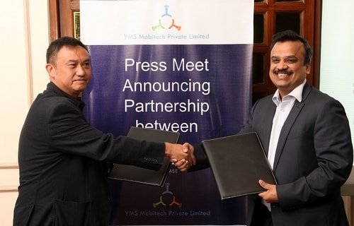 R-L Ajay Laddha, Co-founder, YMS Mobitech and Stanley Chu, Founder and Director, CAPDASE