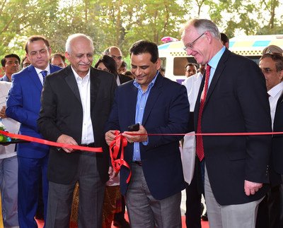 apollo (L-R) Apollo CEO - Dr N Trivedi, Commissioner of Police NaviMbai - Hemant Nagrale & Havard Emergency Med Specialist - Dr Thomas Burke at Launch of Apollo Emergency Care & Life Saver Club/Clinic. www.apollohospitals.com