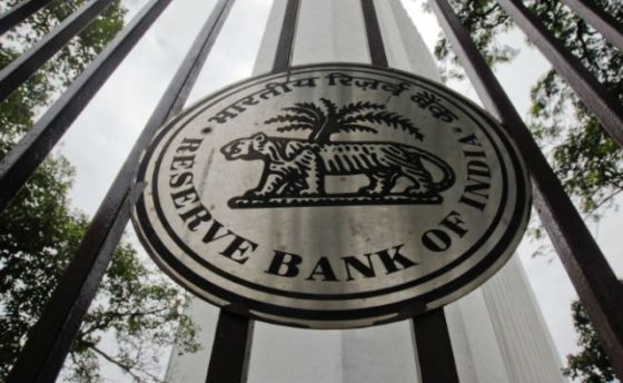 RBI allows NRIs access to currency derivatives market