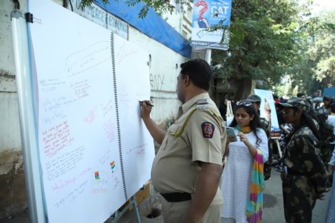 Citizens of Mumbai write in the Tallest Book of India by Youva from Navneet Education Limited